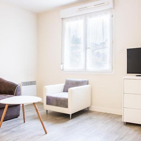 Ferienwohnung Le 12 Carnot - Serenite Assuree Dans Ce Grand Studio Poitiers Exterior foto