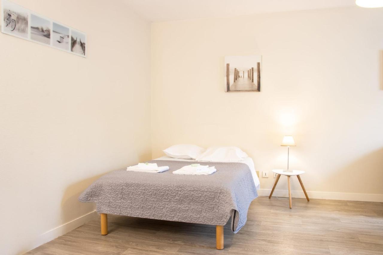 Ferienwohnung Le 12 Carnot - Serenite Assuree Dans Ce Grand Studio Poitiers Exterior foto