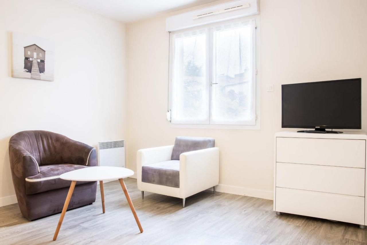 Ferienwohnung Le 12 Carnot - Serenite Assuree Dans Ce Grand Studio Poitiers Exterior foto