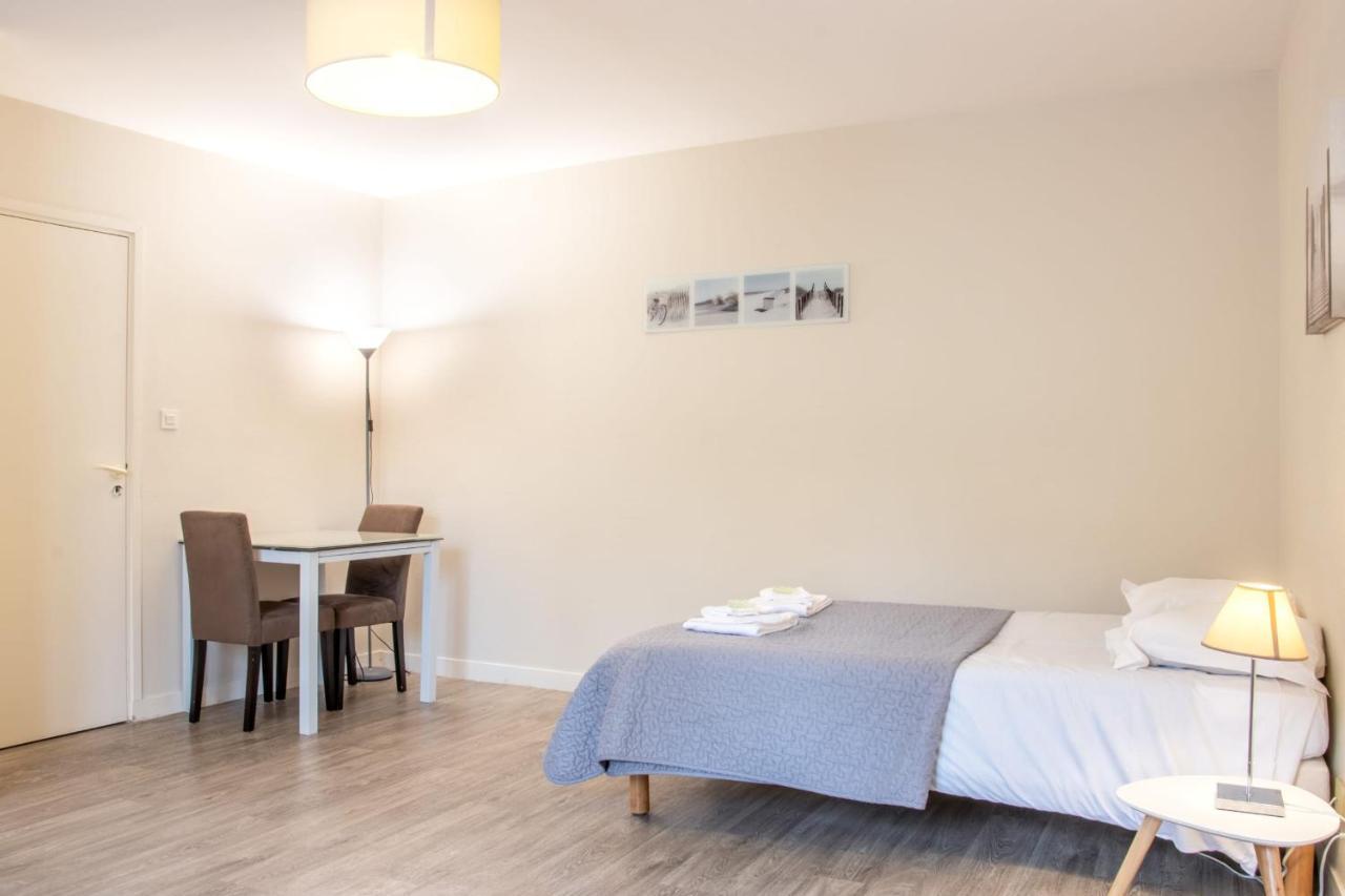 Ferienwohnung Le 12 Carnot - Serenite Assuree Dans Ce Grand Studio Poitiers Exterior foto