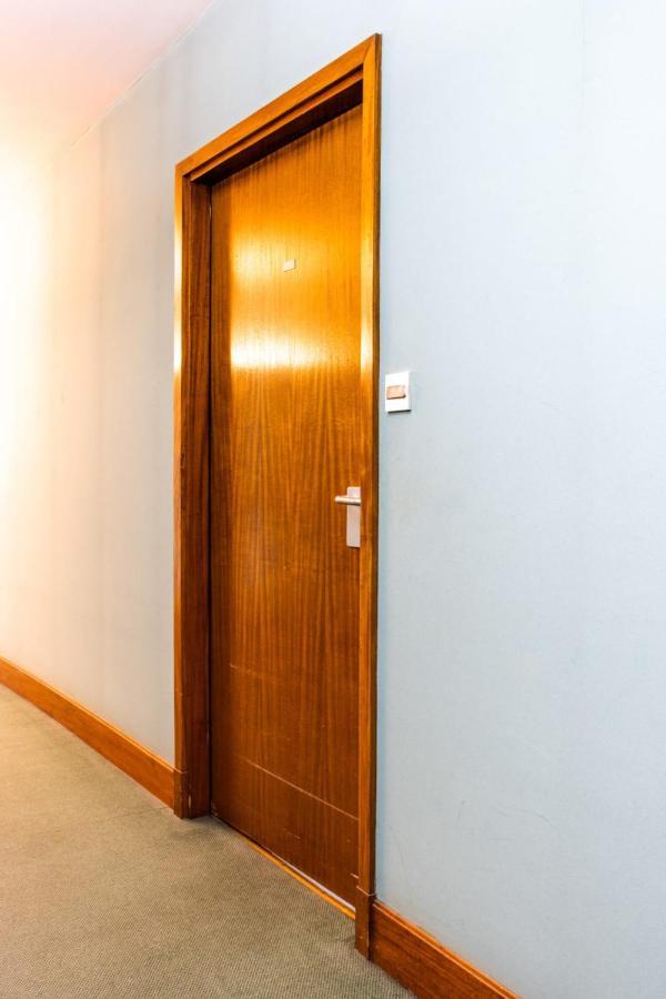 Ferienwohnung Le 12 Carnot - Serenite Assuree Dans Ce Grand Studio Poitiers Exterior foto